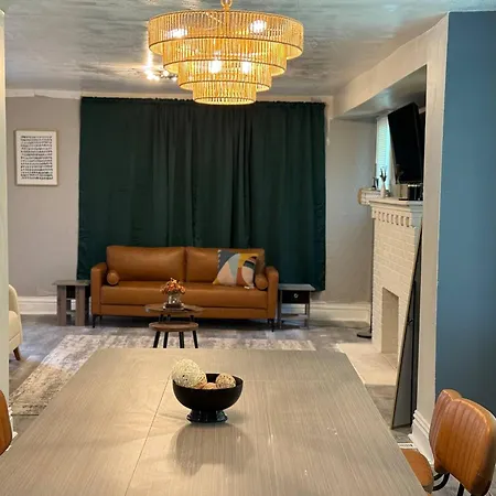 Charming 3Br Home In Central Loc